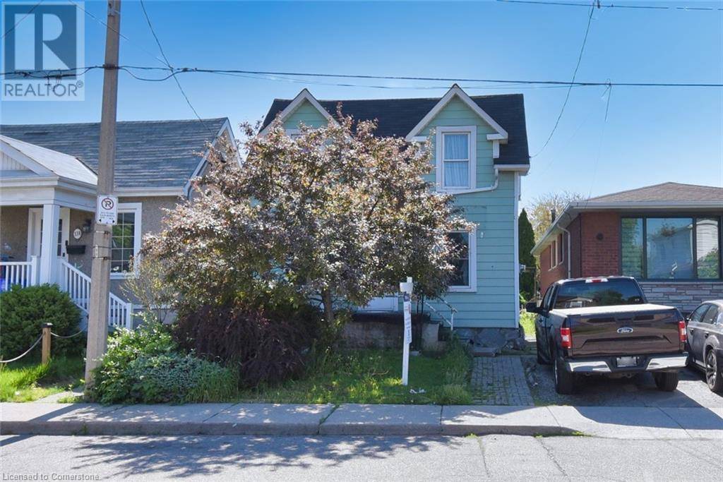 Hamilton, ON L8H5E3,336 TRAGINA Avenue N