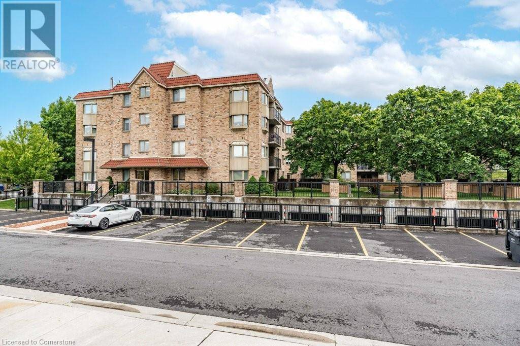 Burlington, ON L7M4M7,3499 UPPER MIDDLE RD #210