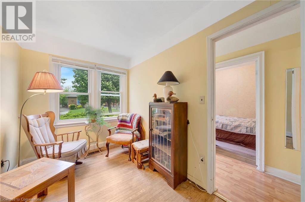 Hamilton, ON L8K4T3,430 ROSSEAU Road