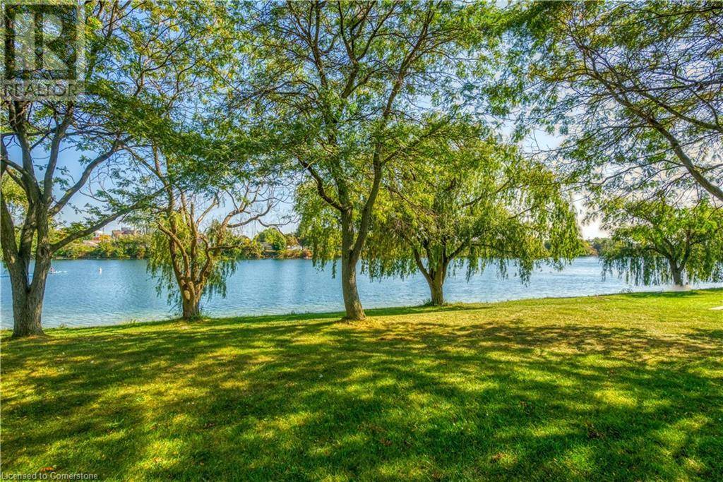 Welland, ON L3C7B3,330 PRINCE CHARLES DR South #1204