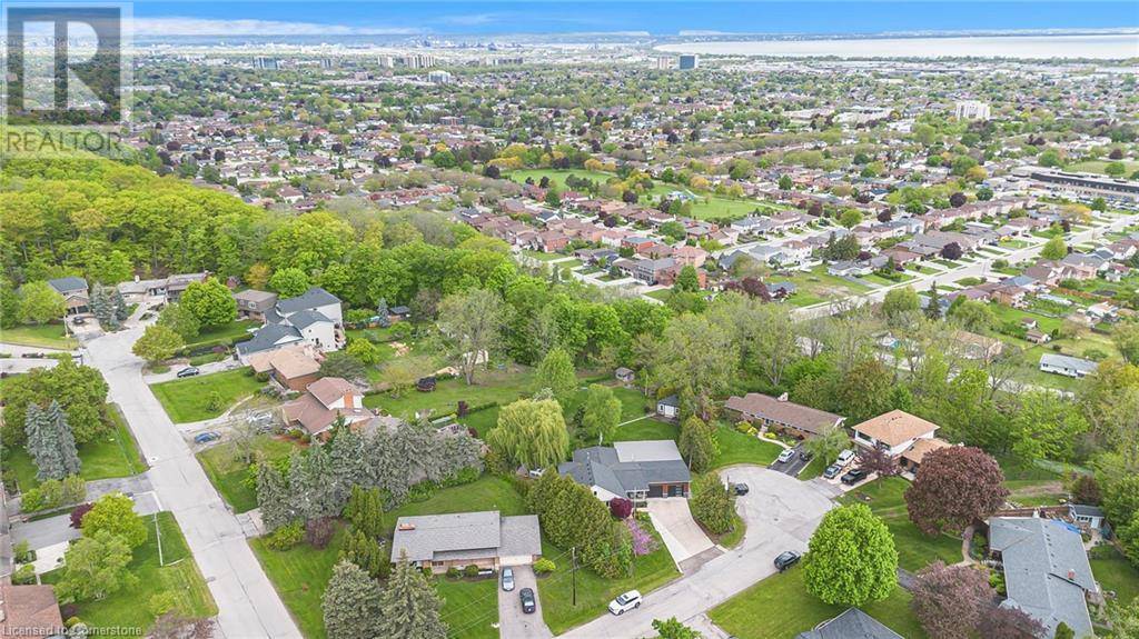Stoney Creek, ON L8G3H2,4 SOUTHMEADOW Court