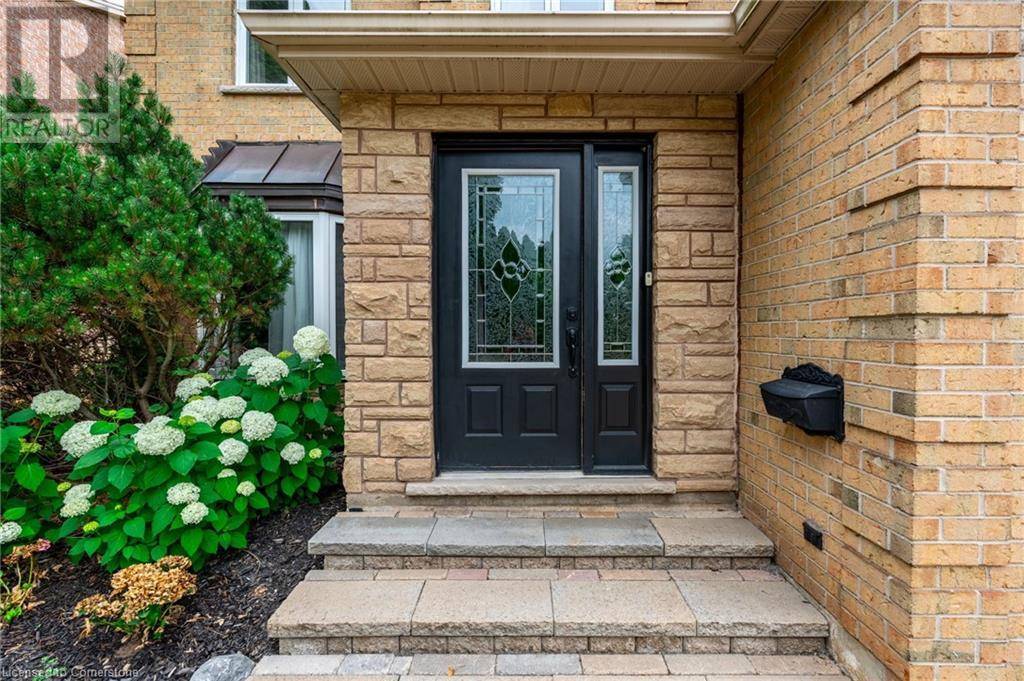 Oakville, ON L6L5R2,3210 VICTORIA ST Street