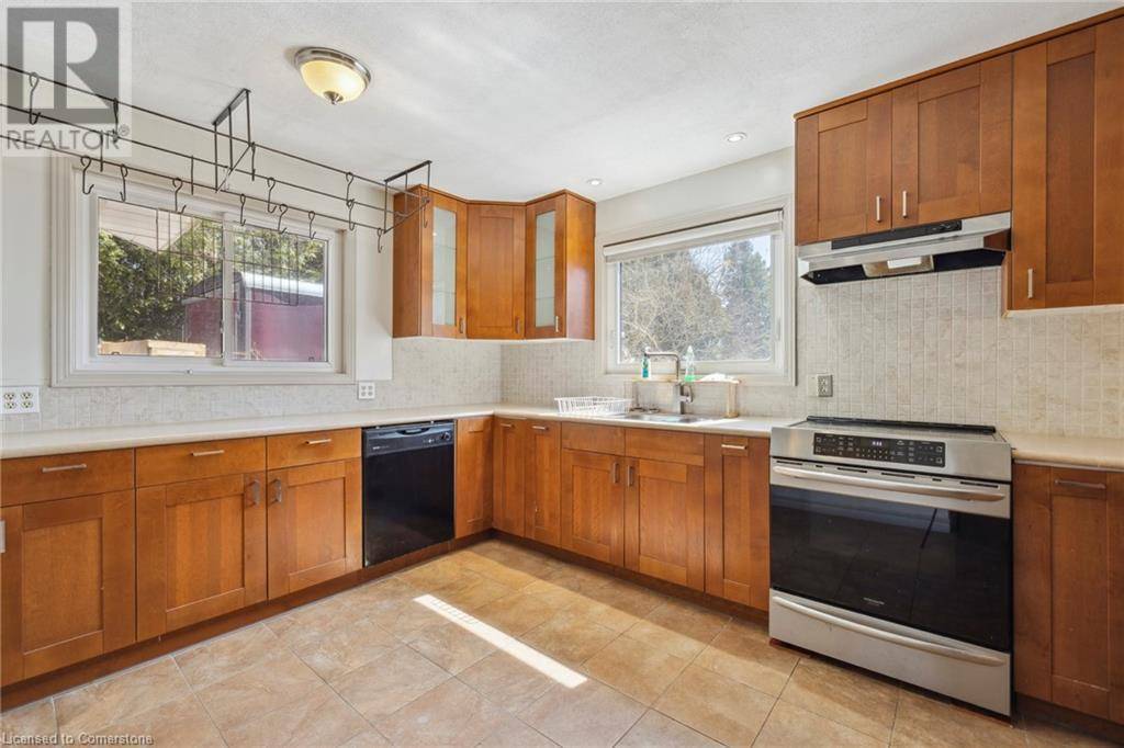 Flamborough, ON L8B1N3,827 6TH CONCESSION Road W