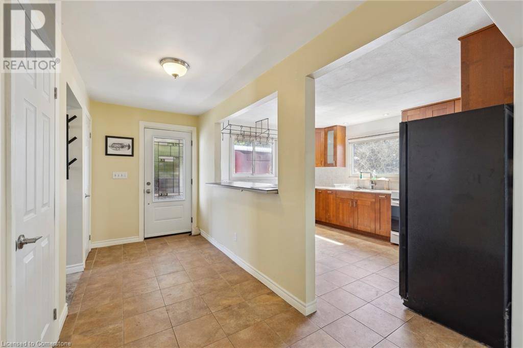 Flamborough, ON L8B1N3,827 6TH CONCESSION Road W