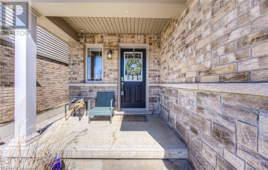 Kitchener, ON N2R0B5,18 CREEK RIDGE Street