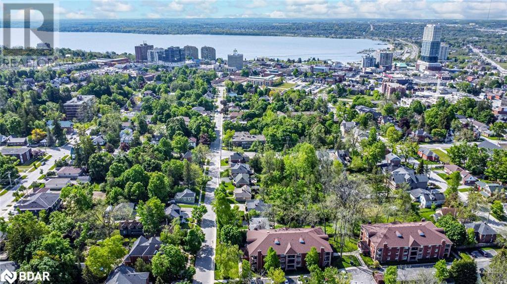 Barrie, ON L4M3H9,152 OWEN Street