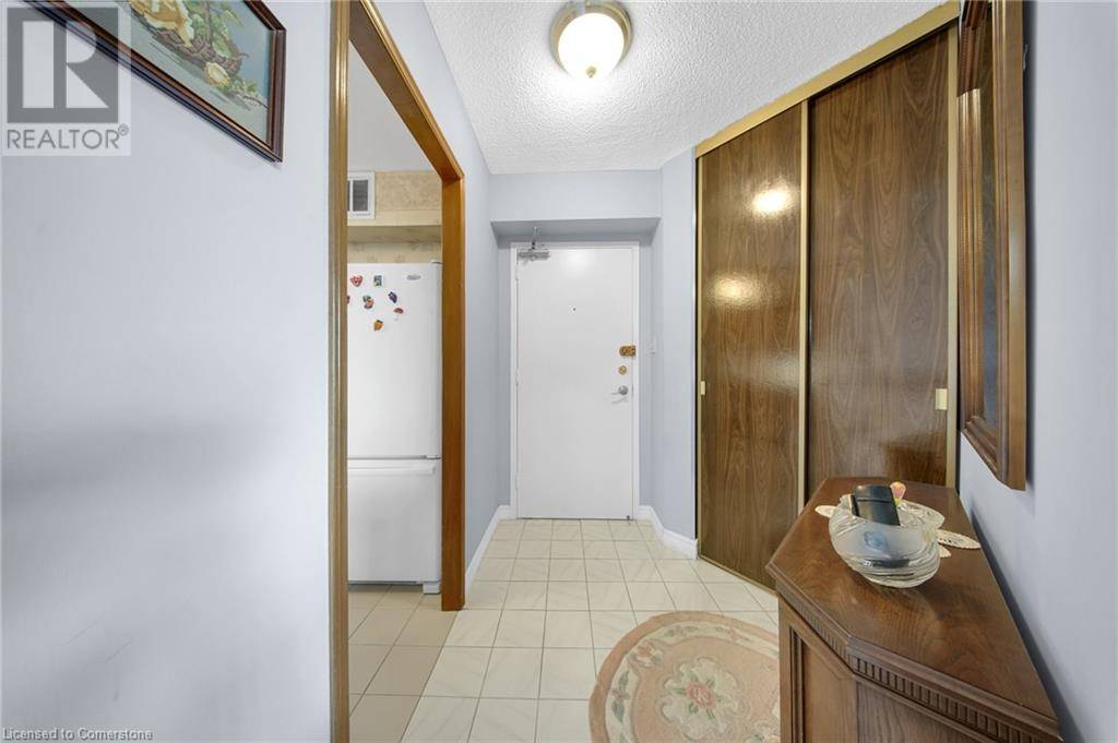 Toronto, ON M9R1S9,330 DIXON RD #905