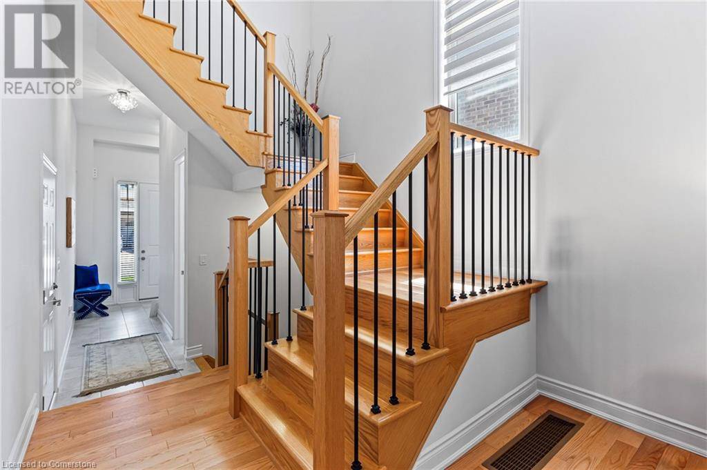 Oakville, ON L6H0Y9,3470 CLAYTON Trail