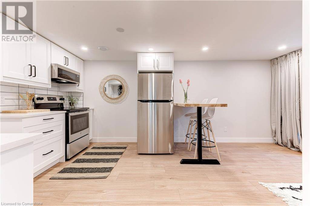 Waterdown, ON L9H7C5,11 MELISSA CRES #Lower