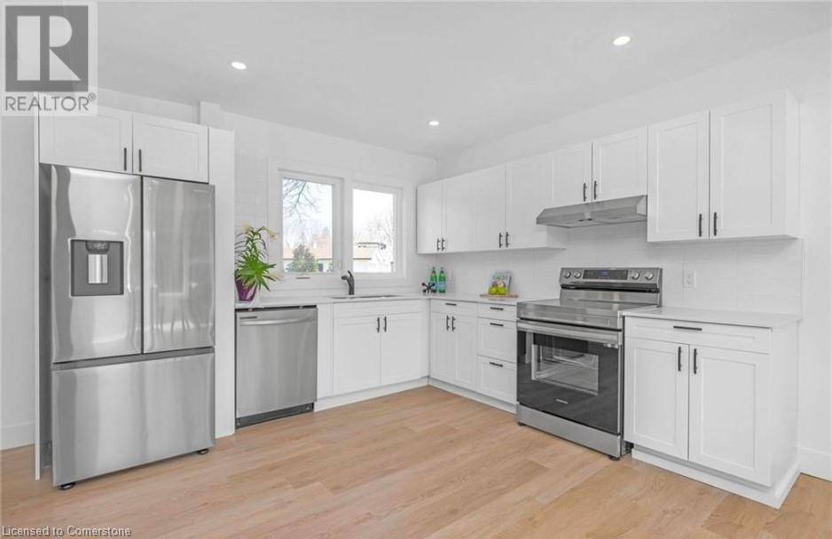 Burlington, ON L7T3R4,1029 SHEPHERDS DR #MAIN