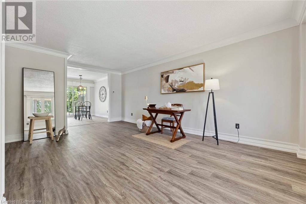 Oshawa, ON L1J6A1,647 BALSAM Crescent