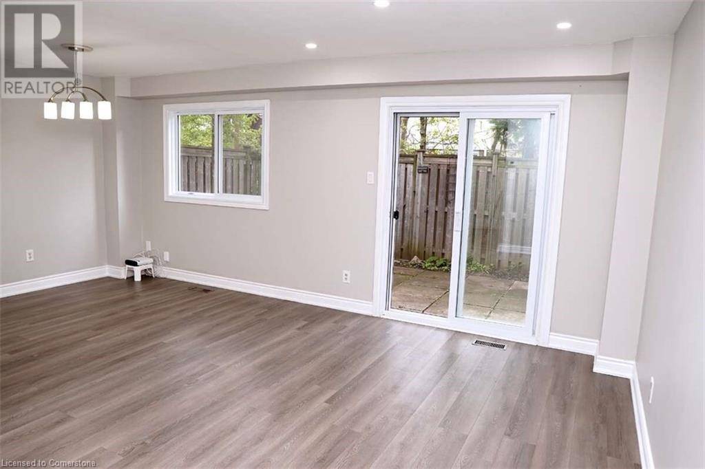 Burlington, ON L7L4B2,548 SHERATON RD #40