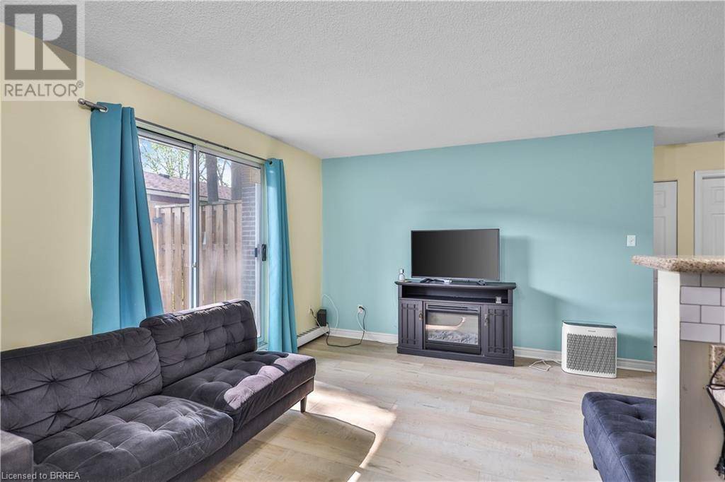 Brantford, ON N3S7J3,793 COLBORNE ST East #104