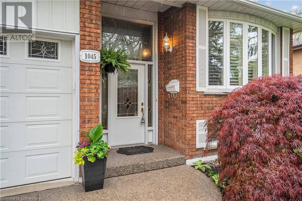 Burlington, ON L7T4C6,1045 DOWLAND Crescent