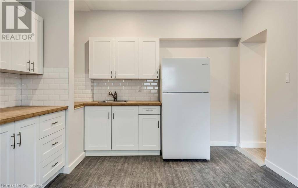 Hamilton, ON L8P1C9,76 GEORGE ST #1