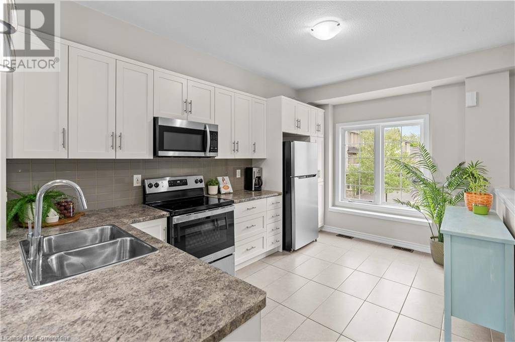 Waterdown, ON L8B0X1,215 DUNDAS ST East #53