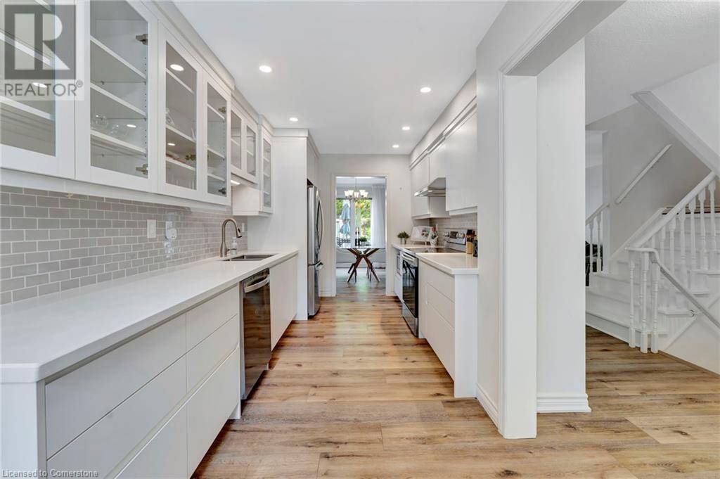 Dundas, ON L9H6Z6,11 PIRIE DR #72