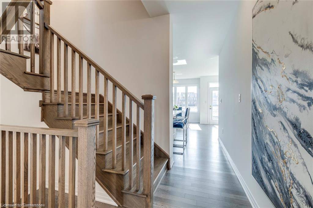 Oakville, ON L6M4K1,3262 CRYSTAL DRIVE