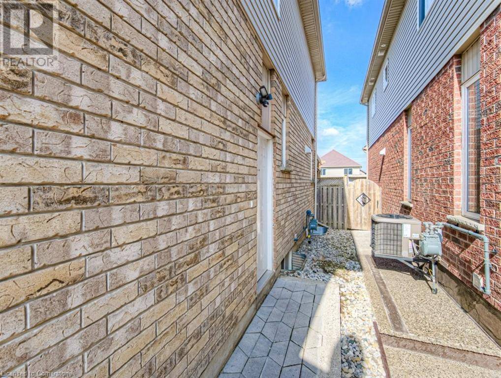 Kitchener, ON N2A0C5,950 PEBBLECREEK Court