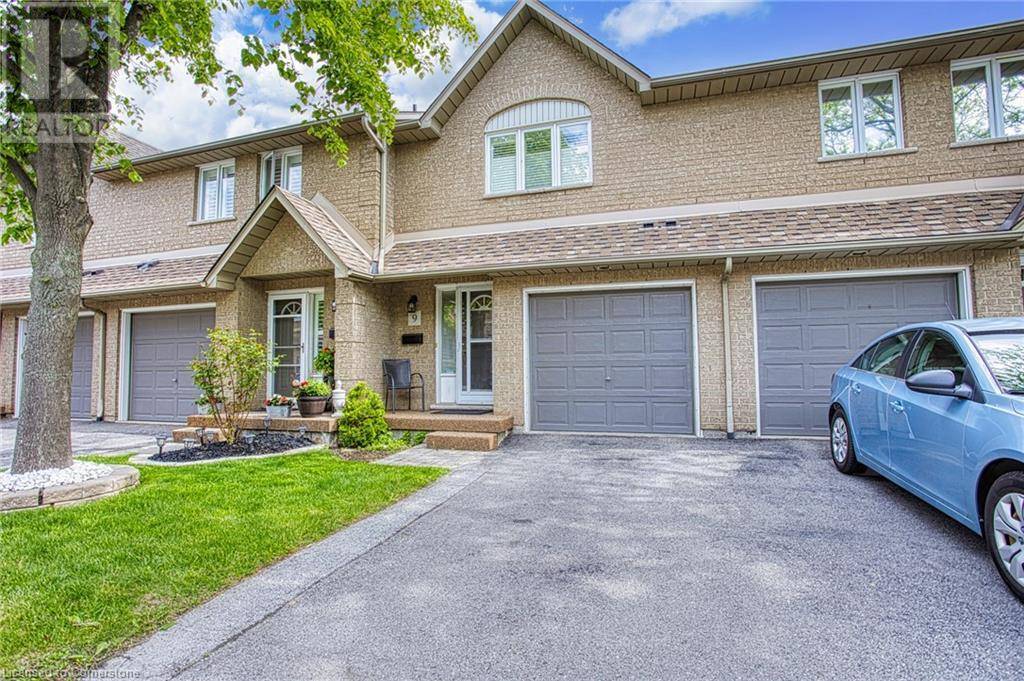 Hamilton, ON L8W3X4,100 VINEBERG DR #9