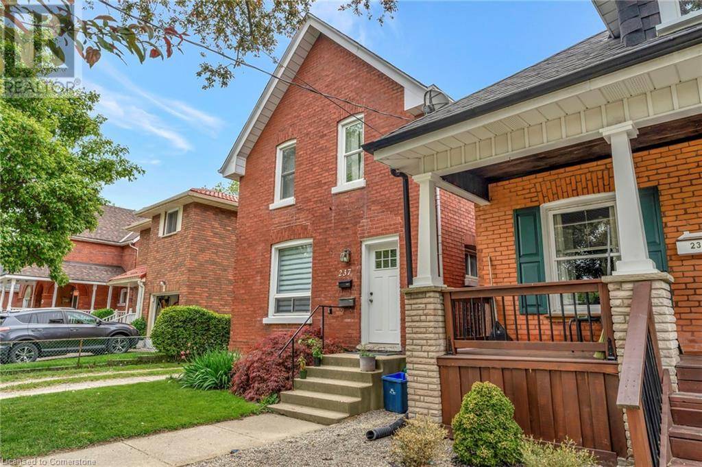 Brantford, ON N3S4T4,237 MARLBOROUGH Street