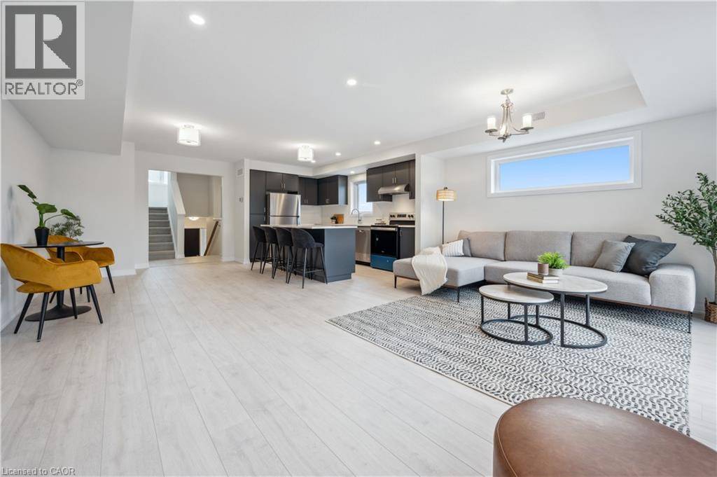 Kitchener, ON N2P2P4,15 STAUFFER WOODS TRL #A01