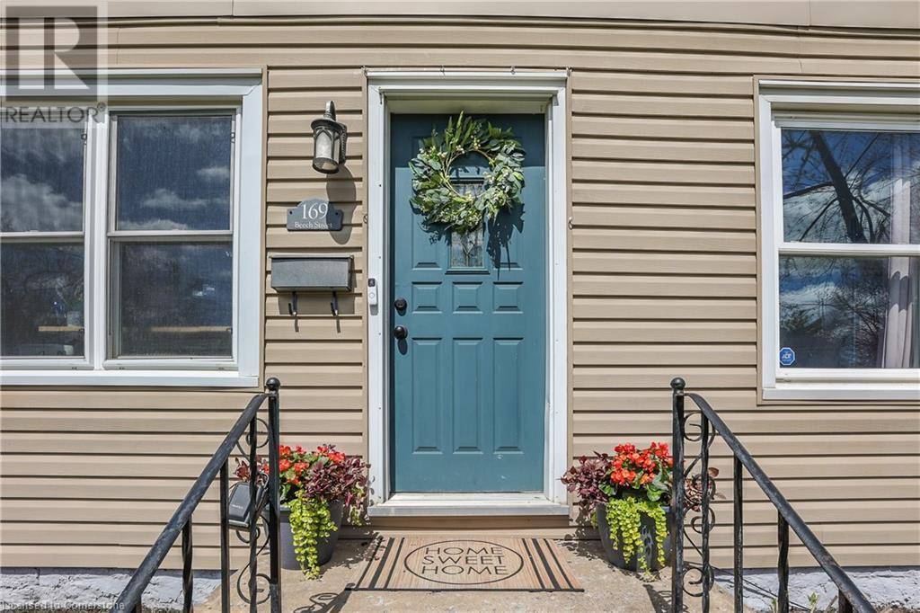 St. Catharines, ON L2R2C5,169 BEECH Street
