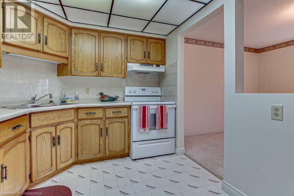 Delhi, ON N4B1N1,303 WILLIAM ST #206