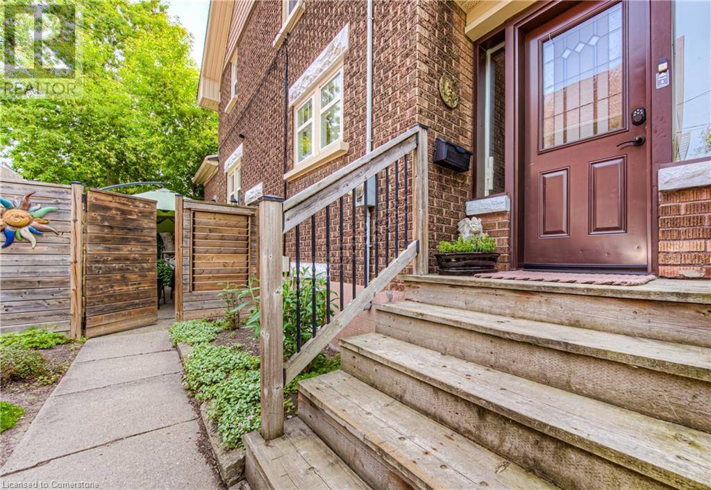 Kitchener, ON N2H3S7,120 MOORE Avenue