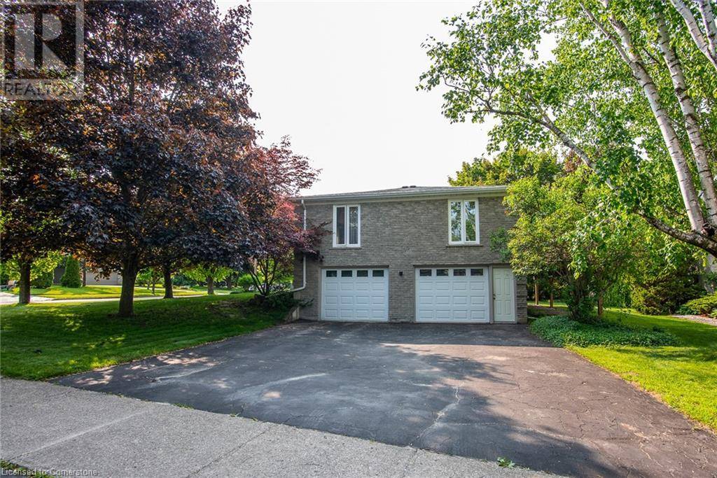 Waterloo, ON N2L5H7,12 ACADEMY Crescent