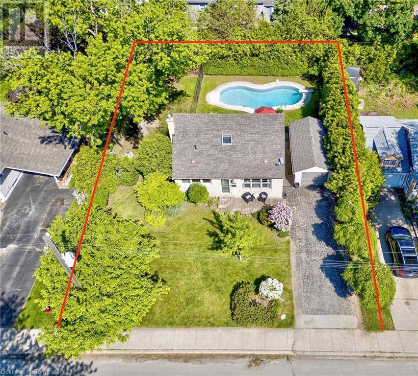 Burlington, ON L7R2C6,2067 MAPLEWOOD Drive
