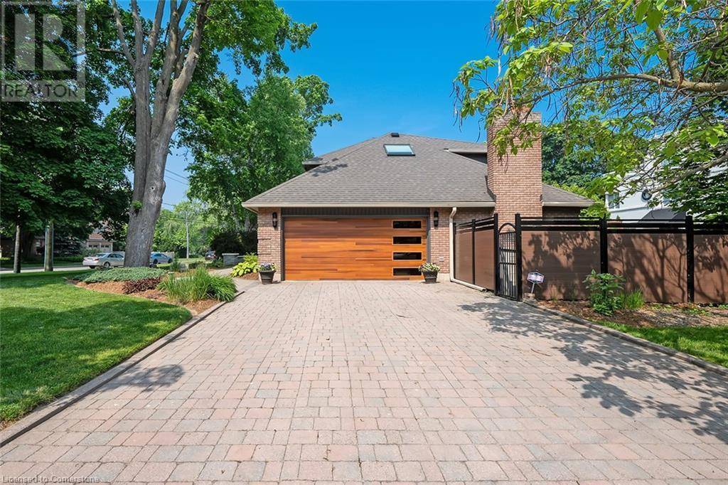 Burlington, ON L7R1C1,2428 LAKESHORE Road