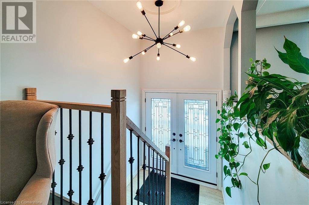 Stoney Creek, ON L8E2V1,8 BASSWOOD Court