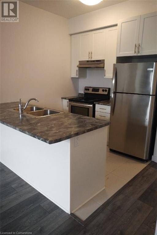 Hamilton, ON L8P0C2,81 ROBINSON ST #802