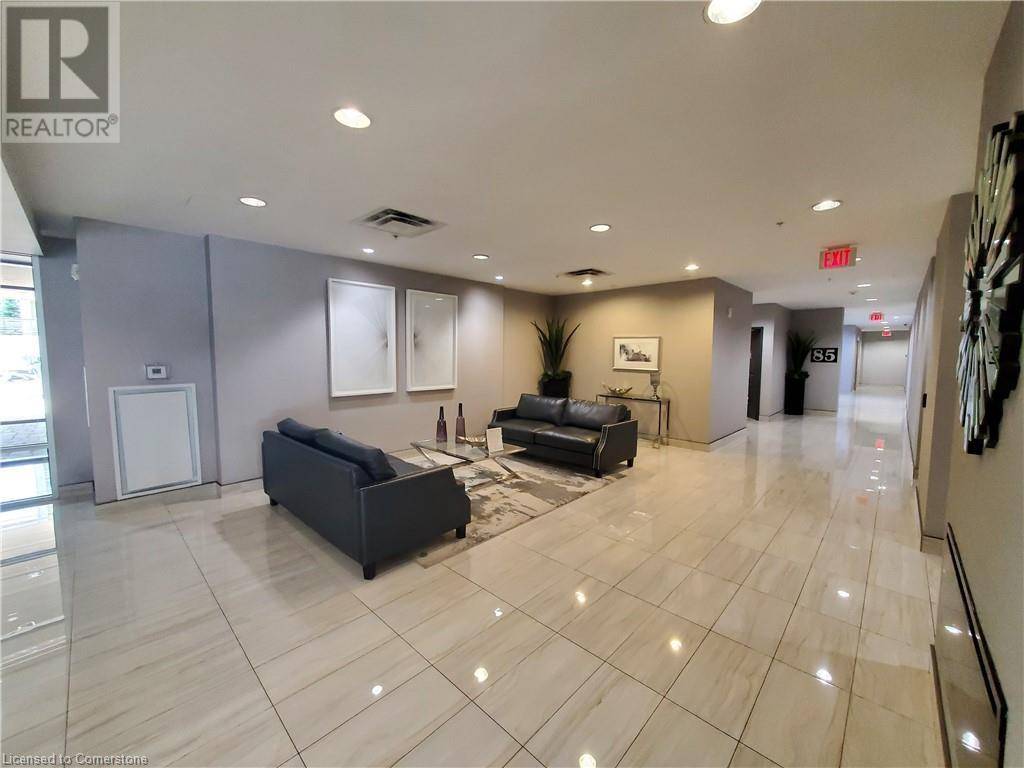 Hamilton, ON L8P0B9,81 ROBINSON ST #1006