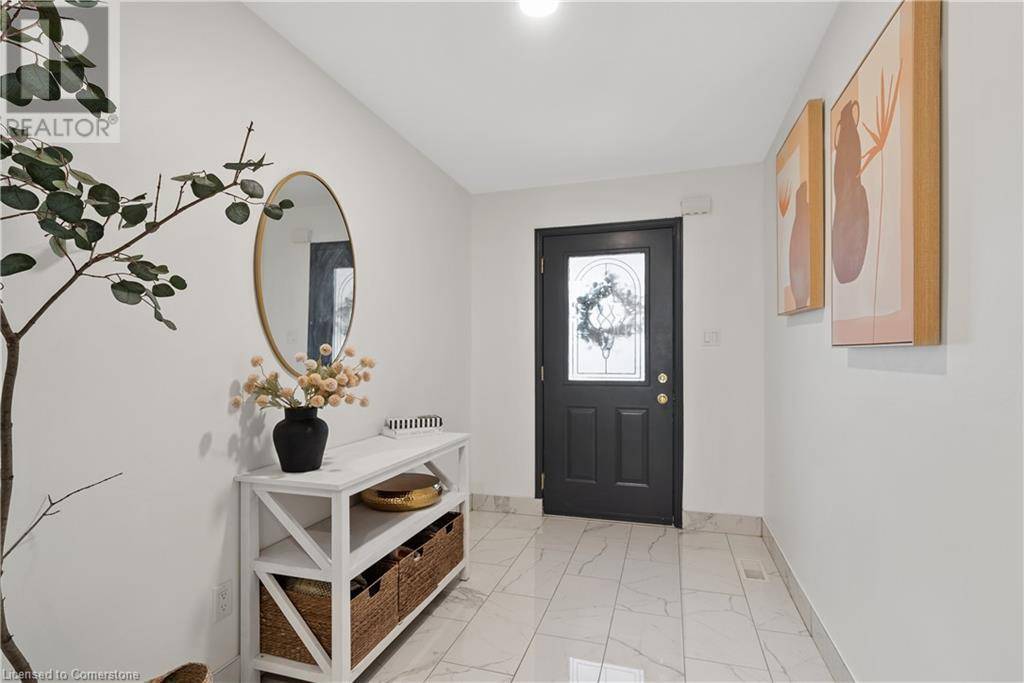 Kitchener, ON N2E4G4,524 SNOWDROP Court