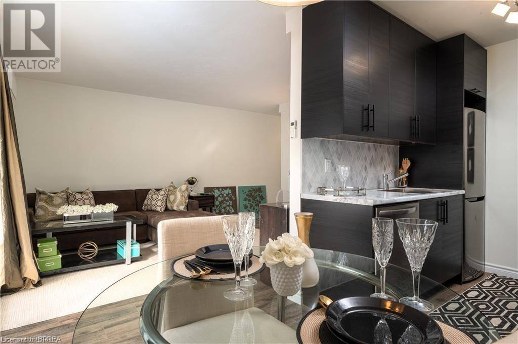 Hamilton, ON L8N1Z1,200 CHARLTON AVE East #502