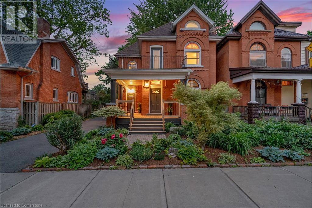 Hamilton, ON L8P3Z4,15 FAIRMOUNT Avenue