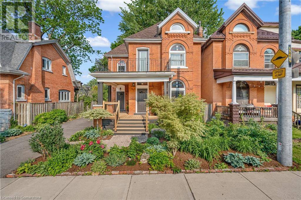 Hamilton, ON L8P3Z4,15 FAIRMOUNT Avenue