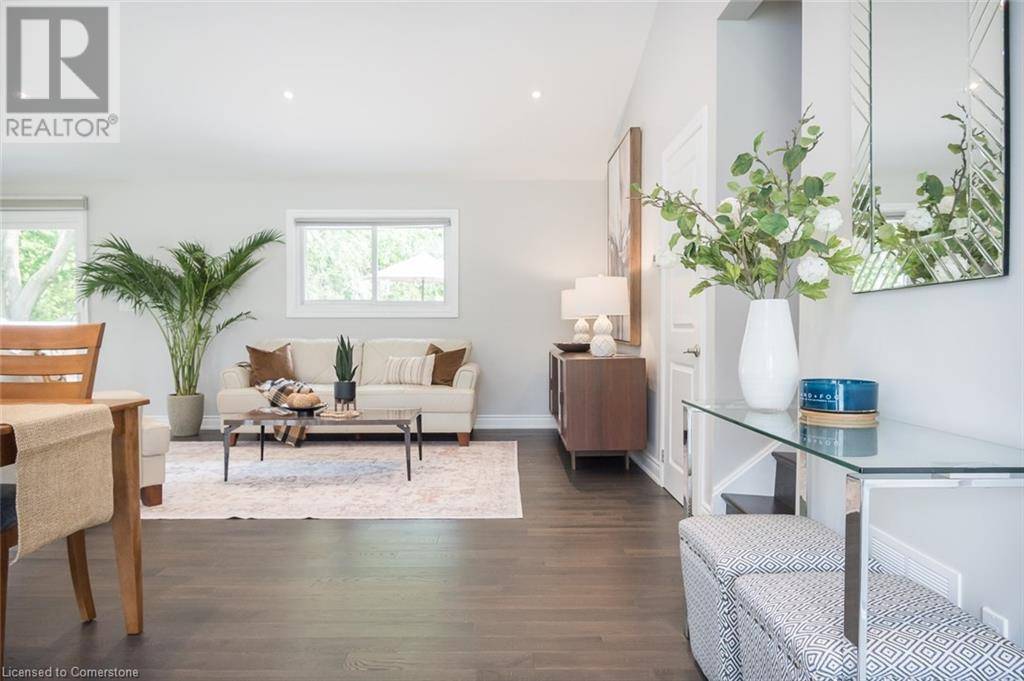 Dundas, ON L9H5E1,6 KEW Court