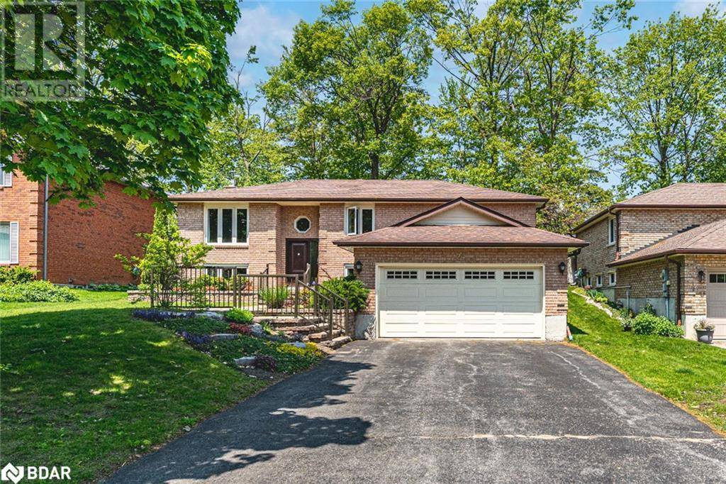 Barrie, ON L4N6G3,24 LAYTON Crescent