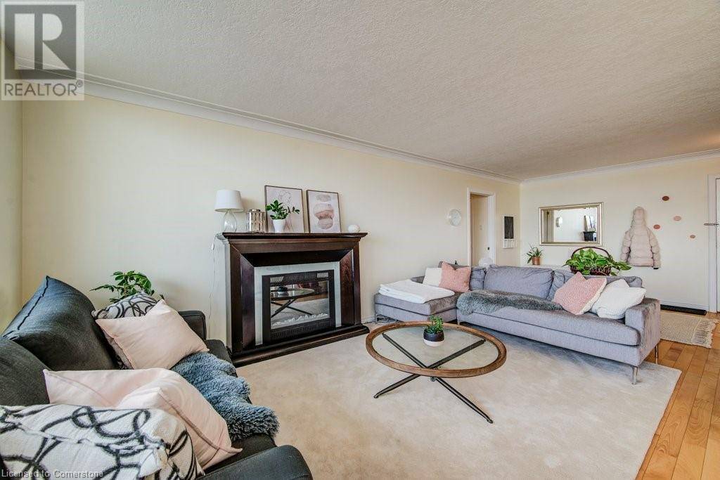 Waterloo, ON N2L5G6,65 WESTMOUNT RD North #910