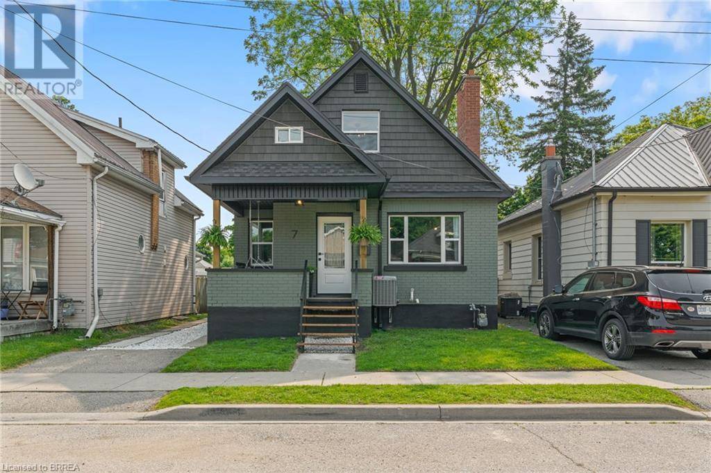 Brantford, ON N3S6K3,7 ESTHER Street
