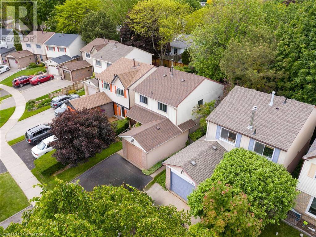 Burlington, ON L7P3W8,2231 LEOMINSTER Drive