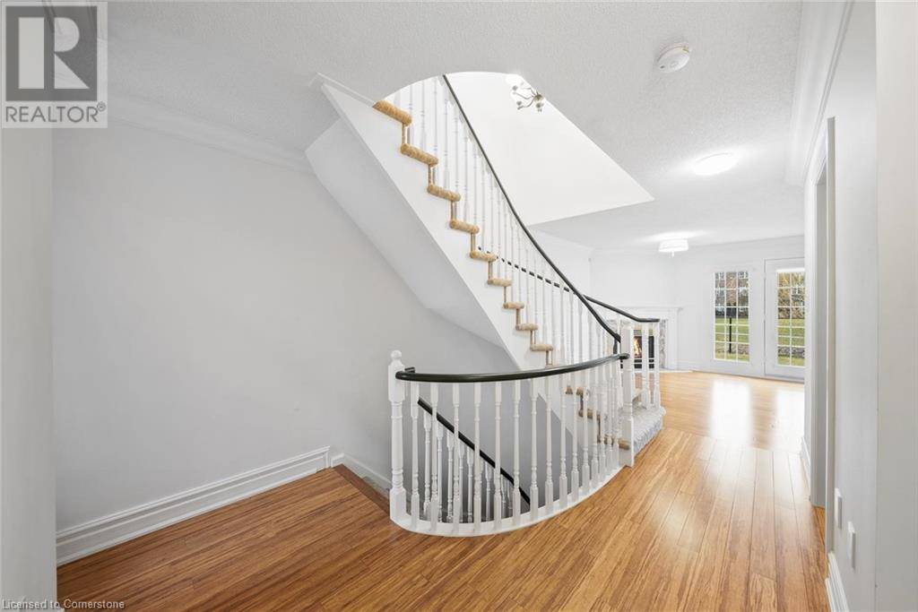 Burlington, ON L7M4H4,2165 COUNTRY CLUB DR #12