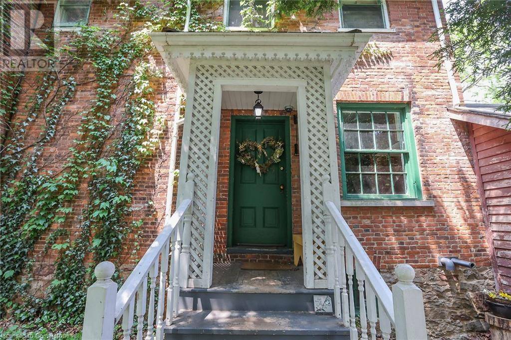 Grimsby, ON L3M1S4,262 MAIN Street W