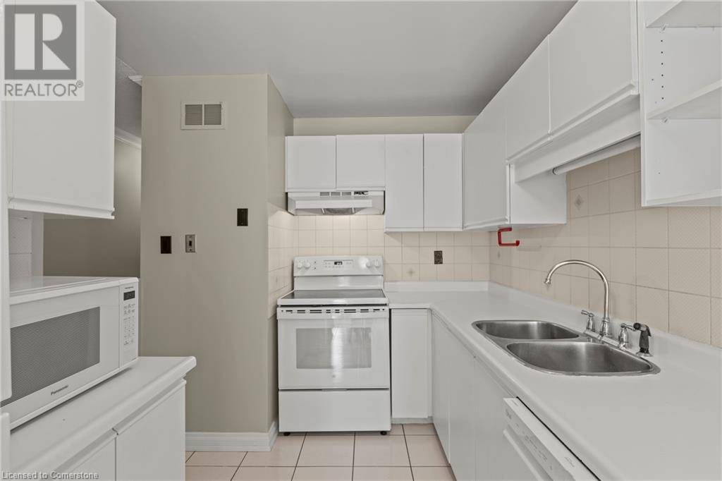 Mississauga, ON L5L3T2,2205 SOUTH MILLWAY #82