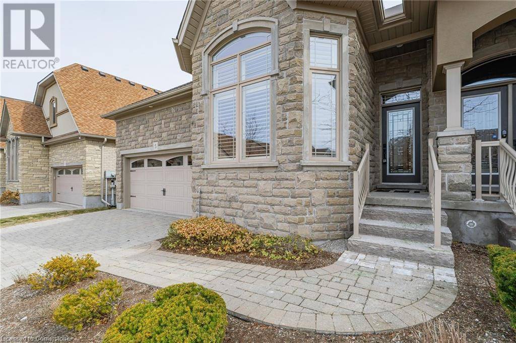 Guelph, ON N1E0H4,19 SIMMONDS DR #5