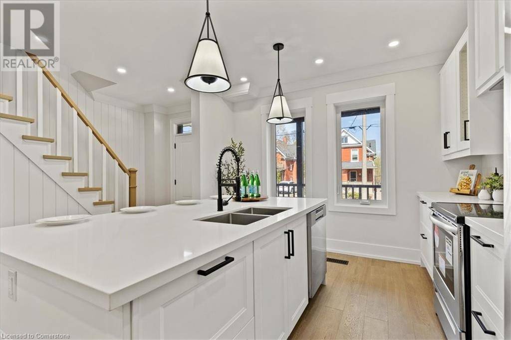 Kitchener, ON N2H1P5,81 SAMUEL Street