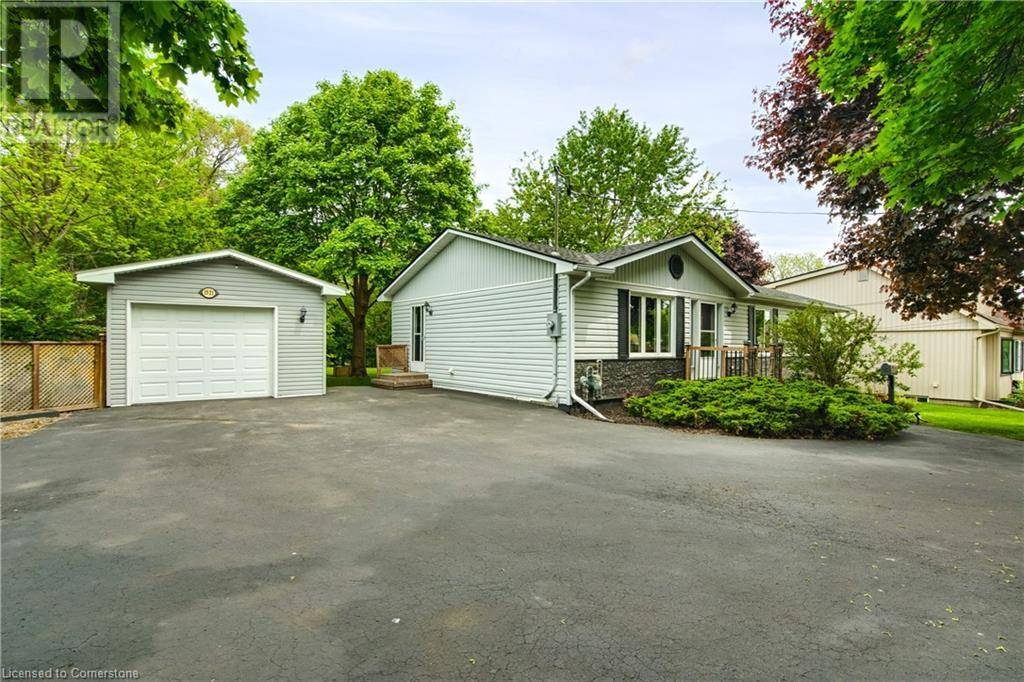Burlington, ON L7T1V9,1521 NORWOOD Avenue